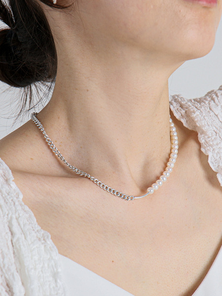 [유니제이] Half_Style Fresh Water Pearl Silver Necklace In352 [Silver]
